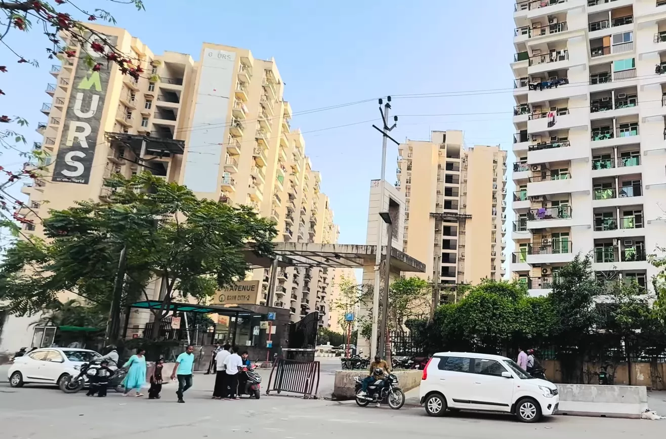 Gaur City Resale 16th Avenue Ready to Move Apartments